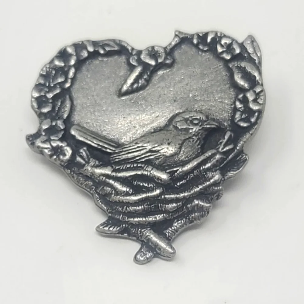 TG signed Birds & Blooms Heart bird nest silver tone‎ 2004 brooch pin romantic